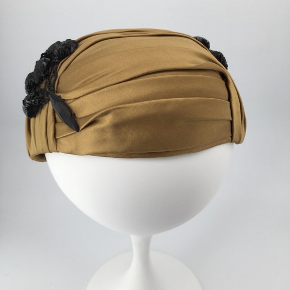 1940s Satin & Sequined Hat - image 5
