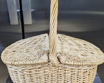 Vintage Wicker Picnic Storage Basket 15" Long with Flip Open Lid and Carrying Handle