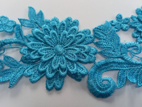 26cm by 7cm BEAUTIFUL 3d flowers guipure applique in teal/ turquoise ref AP31