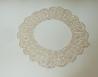 Beautiful vintage crochet style beige yoke / collar 3 flowers design