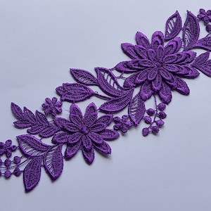 25cm by 7cm Beautiful purple 3d flowers guipure / venise APPLIQUE IN PURPLE ref AP21