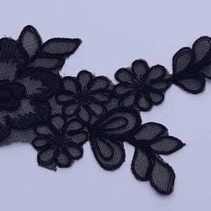 15cm x 6.5cm Beautiful black Applique flowers/ Lace