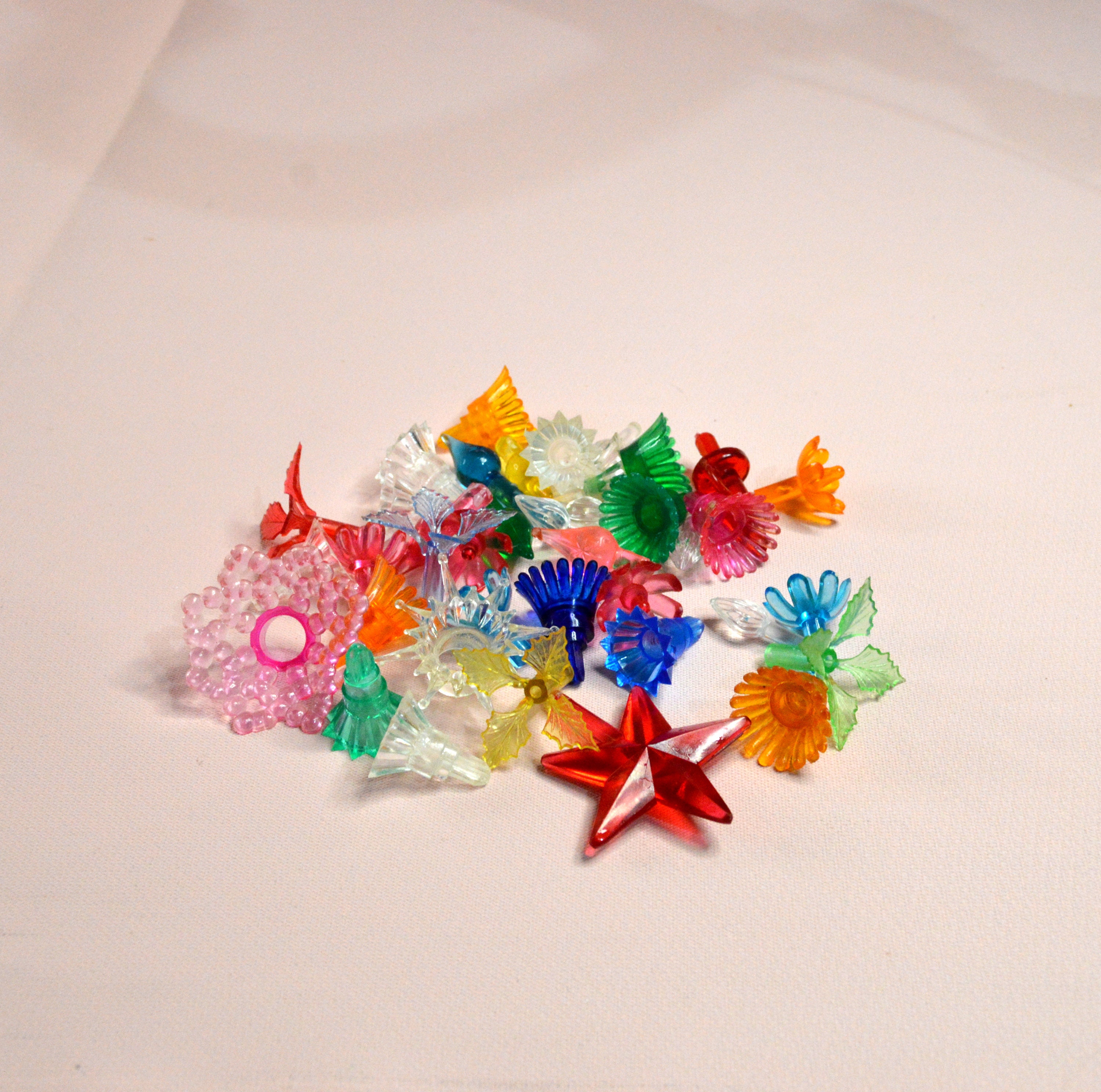 20 Mini Plastic Pegs for Ceramic Christmas Tree or Crafting