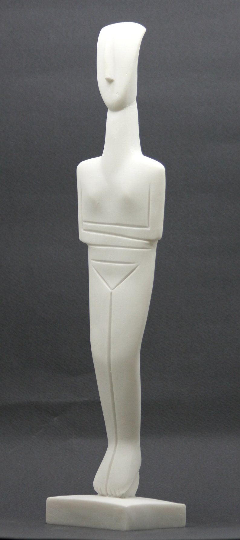 cycladic statue
