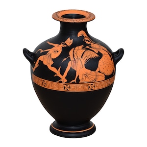 Perseus med Medusas huvud Hydria-vas. Gudinnan Athena. Antik grekisk keramik. Museireplika. Handmålad keramik, mytologisk heminredning.