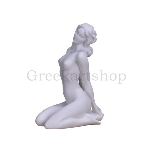 Naga kobieta, erotyczna sztuka, seksowna kobieta, odlew z marmuru, statua, rzeźba