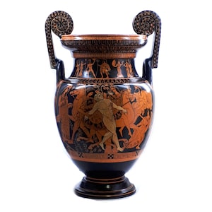 Puede incluir: Una crátera de volutas en negro y terracota con detalladas figuras rojas que representan personajes mitológicos y caballos. El recipiente presenta dos grandes asas de voluta ornamentadas, un borde ancho y patrones geométricos en la base.