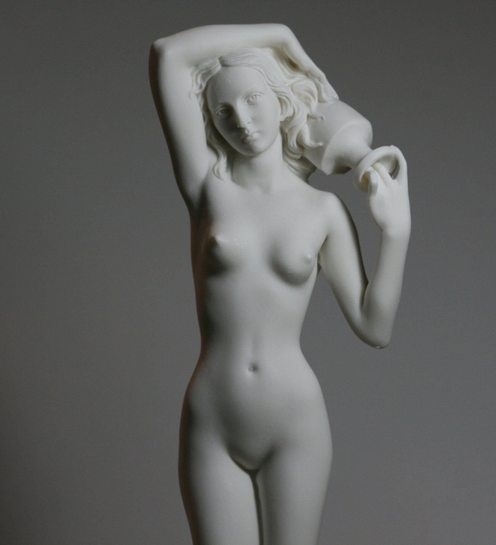 голая женская скульптура фото 10
