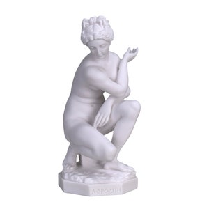 Crouching Aphrodite Venus Greek Roman Goddess Cast Marble Museum Copy  Statue Sculpture