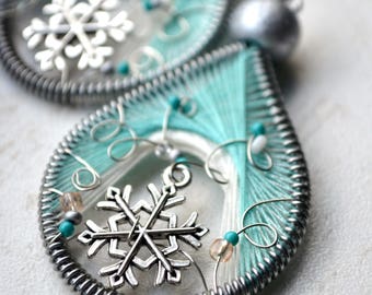 Snowflake Earrings: Winter Blue Threaded Jewelry