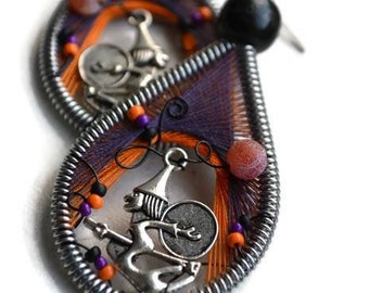 Handmade Fliegende Hexe Ohrringe: Halloween Schmuck Geschenk