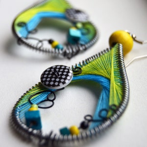 Funky Ohrringe/ Zeitgenössische Ohrringe/ Multicolor Ohrringe/ Regenbogen Ohrringe/ moderne Ohrringe/ Button Ohrringe/ Inspirational/ Crazy Ohrring