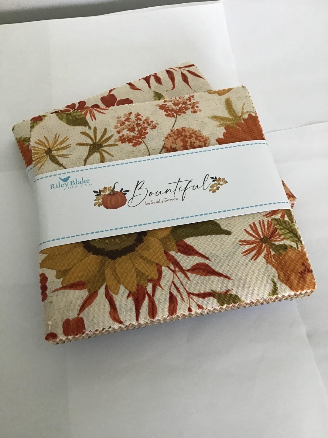 Bountiful Charm Pack by Sandy Gervais for Riley Blake Designs, (42) 5 ...