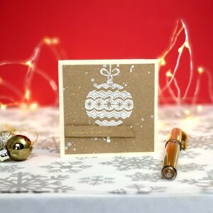 12 Cartes de Noël Kraft Mini faites à la main et enveloppes | 4 Conceptions | Paillettes blanches et gaufrage d’or