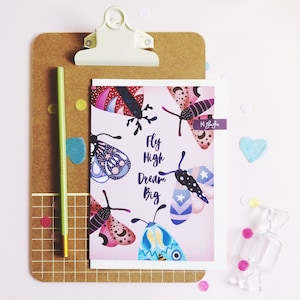 Fly High Dream Große Grußkarte | Grußkarte Ermutigung | Motten Illustration Karte | Fly High Grußkarte | Dream Big Grußkarte