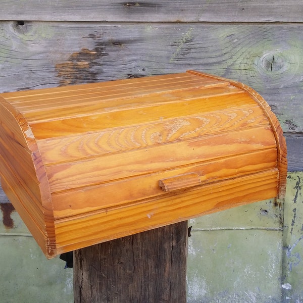 Vintage wooden bread box, Box for kitchen, Distressed bread box, Wooden box, Farmhouse decor, Primitive box.