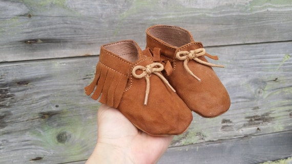 Vintage leather baby shoes, Baby leather moccasin… - image 1