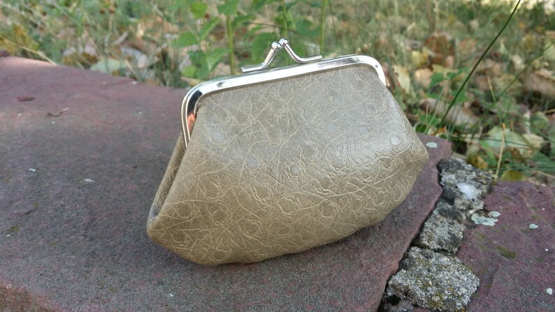 Small purse Handmade purse. Beige purse holder Purse compact Vintage leather purse Clutch purse Leather wallet Coin purse accessory