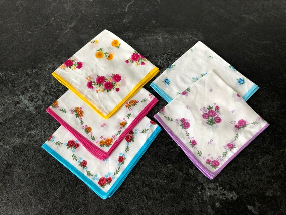 Vintage Floral Handkerchief, Set of 5, Flower Cot… - image 2