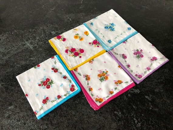 Vintage Floral Handkerchief, Set of 5, Flower Cot… - image 1