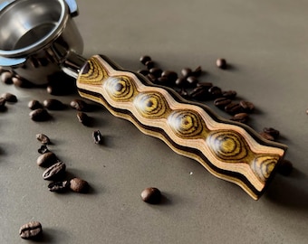 Portafiltro de madera en capas hecho a mano, accesorio para espresso con diseño de abedul.