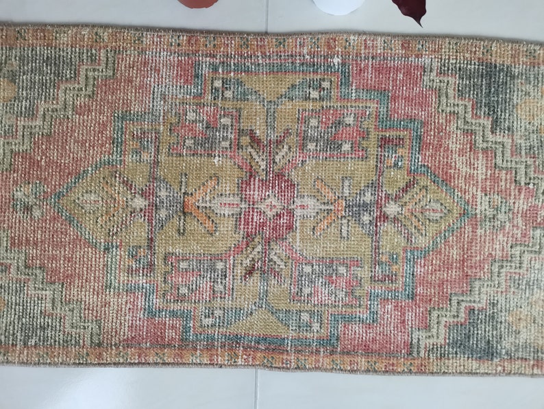 Small Vintage Rug 1.4x2.9 Entryway Rug Kitchen Rug Boho Decor Turkish Door Mat Outdoor Decor Muted Rug Outdoor Door Mat Bathroom Rug