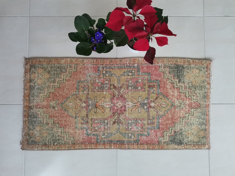 Small Vintage Rug 1.4x2.9 Entryway Rug Kitchen Rug Boho Decor Turkish Door Mat Outdoor Decor Muted Rug Outdoor Door Mat Bathroom Rug