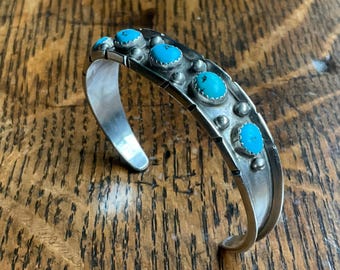 ヴィンテージターコイズを使用した重厚な個性的なナバホ族の5ストーン