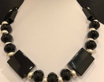 Modern & Chic Onyx