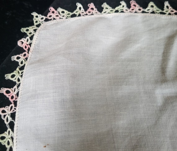 Vintage Ivory Linen with Pink and Green Tatted La… - image 6