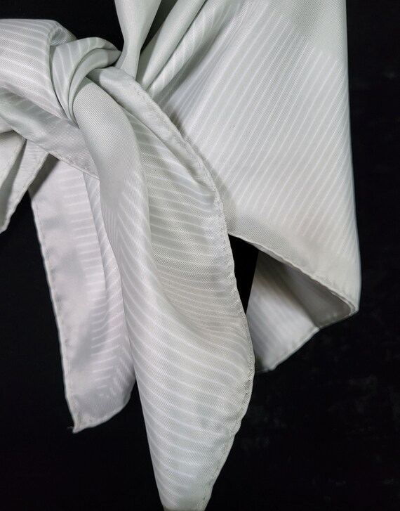 Vintage Gray Striped Scarf - image 3