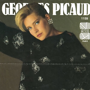 Vintage ladies pullover with button PDF pattern.