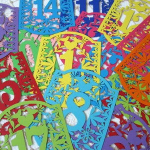 Papel Picado-nummers, Mexicaanse bruiloft, kleurrijke Mexicaanse fiesta, heldere tafelnummers, papieren tafelnummers, uitgesneden tafelnummers, duiven