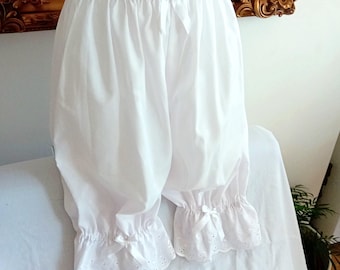 Bloomer in cotone bianco: lingerie in pizzo, finiture in pizzo sangallo