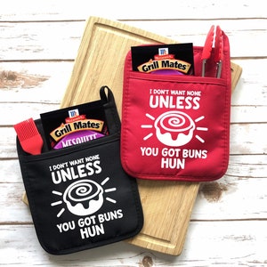 Funny Pot Holder|I Don’t Want None Unless You Got Buns Hun|Funny Kitchen Decor|Funny Pot Holder Puns|Home Warming Gift|Funny Oven Mitt
