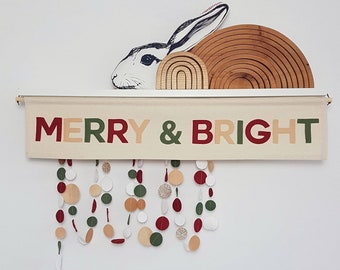 Merry & Bright Christmas wall hanging in Nordic Spice colours.