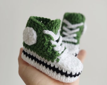 Crochet Green Baby Boy Sneakers, Baby-Dusche-Geschenk, Neugeborene Sportbekleidung, Geschenk für Säuglinge