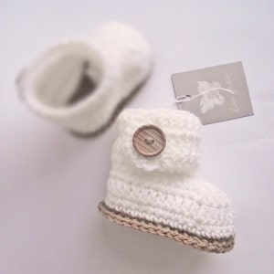 Handmade Crochet Baby Booties: Unisex Newborn Shoes with Wooden Button