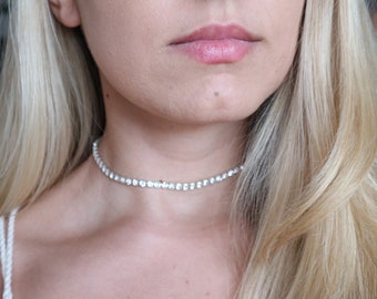 繊細なラインストーンチョーカー、ダイヤモンドチョーカー、プロムウェディングネックレス、ミニマリストネックレス、ブライダルパーティーギフト、彼女への15歳未満のギフト