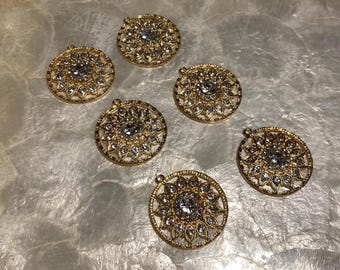 6 個のラウンド ラインストーン チャーム、ネックレス用ゴールド ラインストーン ラウンド チャーム、DIY ジュエリー ファインディング、ラインストーン ペンダント ロット、ユニークなペンダント