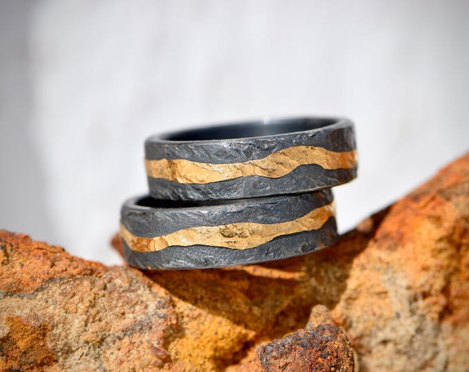 Ausgefallene Eheringe gehämmert aus Silber mit Gold  *LEBENSFLUSS*