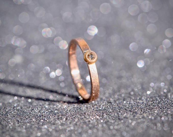 Engagement ring rose gold with natural diamond