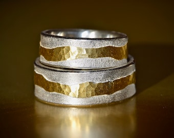 Wedding rings made of silver hammered with gold I Wedding rings unusual I Partner rings