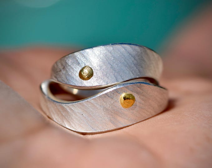 Silver partner rings I Handmade and unusual with hammer finish I YIN & YANG