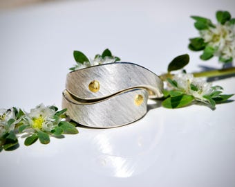 Silver partner rings | Handmade and unique with hammered finish | YIN & YANG