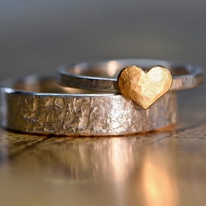 Trauringe aus Silber gehämmert mit Herz in Roségold MY LOVE