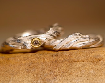 Boho wedding rings made of branches with gold and diamond
