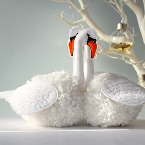 DIGITAL PATTERN, Swan Hanging Decorations, Machine Embroidery Swan Decoration, 3 Swans, Bird Pompom, Digital embroidery file, Lisey Designs