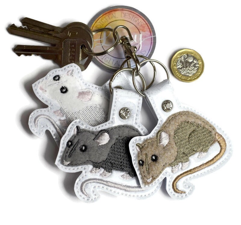 DOUBLET / OPEN HOUSE Rat Keychain Rat DOUBLET OPEN Gray Wood Pet