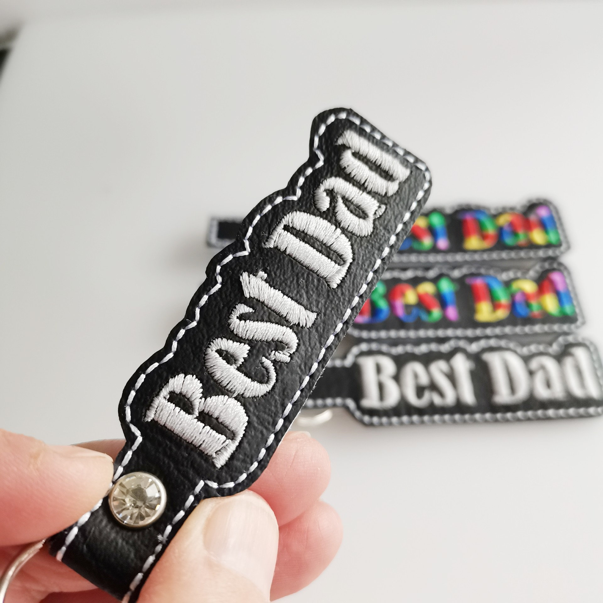 Portachiavi Metallico "Best Dad Ever" – Regalo Sentimentale Per Papà – Dimensioni 4,5 X 6 Cm